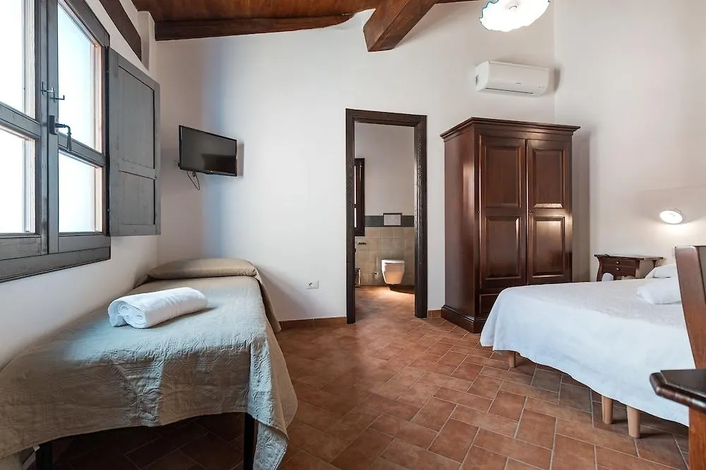 Ghivine Albergo Diffuso Dorgali 3*,